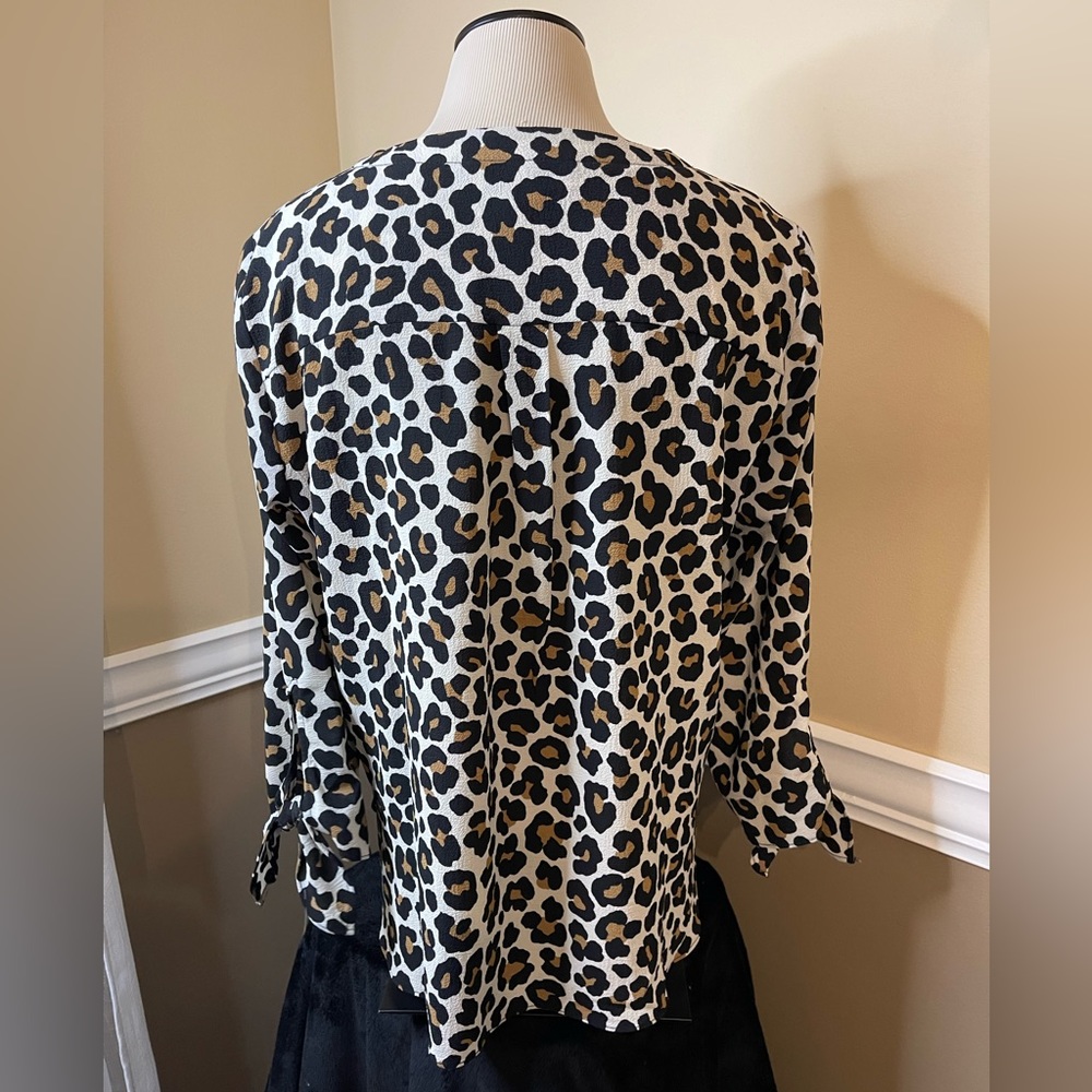 Michael Kors Leopard Print V Neck Lightweight Blo… - image 3